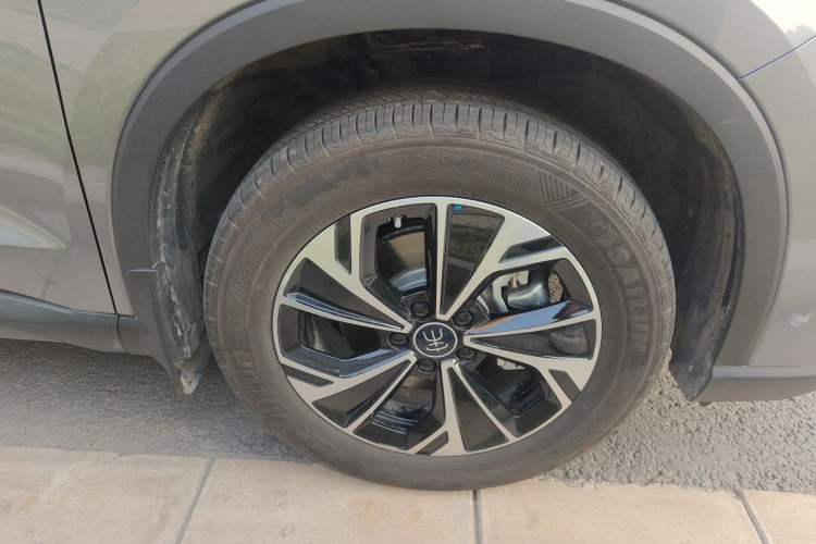 Used BYD Song Pro New Energy 2026 Model DM-i 133KM Superior Version Right Front Wheel Hub
