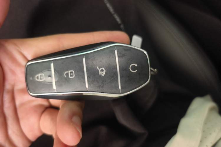 Used BYD Song Pro New Energy 2026 Model DM-i 220KM Beyond Version Vehicle Key