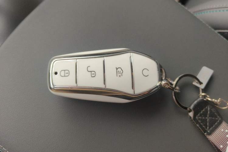 Used BYD Song Pro New Energy 2026 Model DM-i 133KM Superior Version Vehicle Key