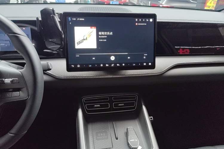 Used BYD Song Pro New Energy 2026 Model DM-i 133KM Superior Version Audio And AC Panel