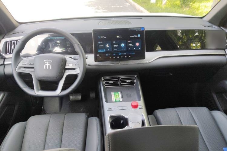 Used BYD Song Pro New Energy 2026 Model DM-i 133KM Progressive Version Center Console