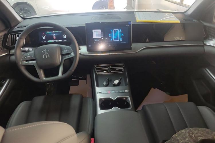 Used BYD Song Pro New Energy 2026 Model DM-i 133KM Progressive Version Center Console