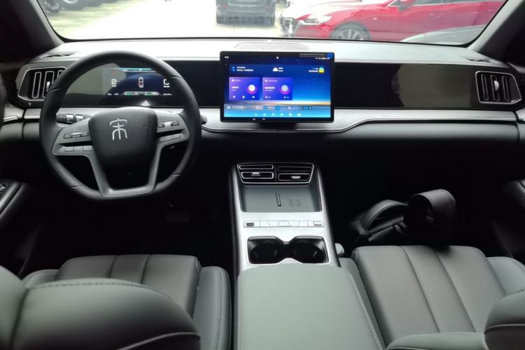 Used BYD Song Pro New Energy 2026 Model DM-i 133KM Progressive Version Center Console