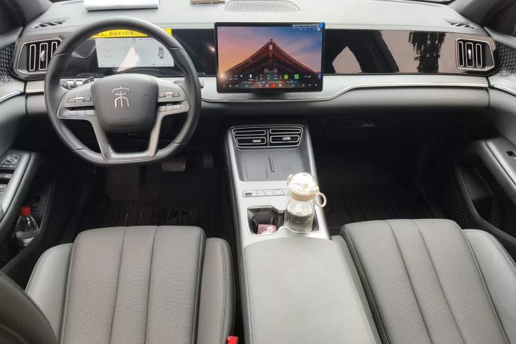 Used BYD Song Pro New Energy 2026 Model DM-i 133KM Superior Version Center Console