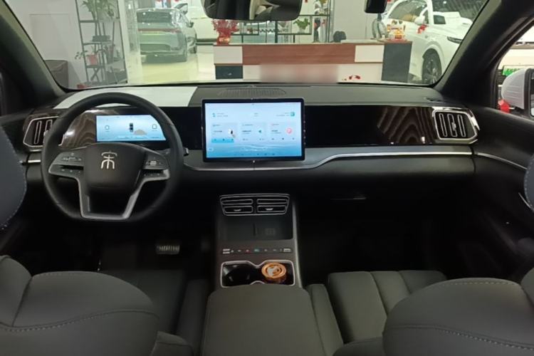 Used BYD Song Pro New Energy 2026 Model DM-i 133KM Progressive Version Center Console
