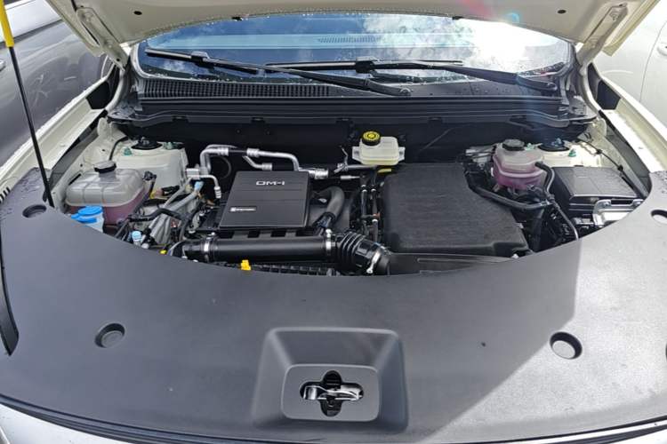 Used BYD Song Pro New Energy 2026 Model DM-i 220KM Beyond Version Engine Bay