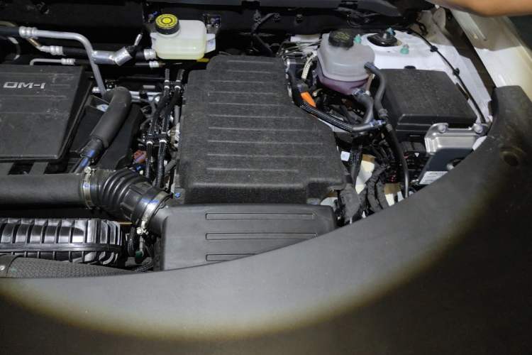 Used BYD Song Pro New Energy 2026 Model DM-i 220KM Beyond Version Engine Bay Left