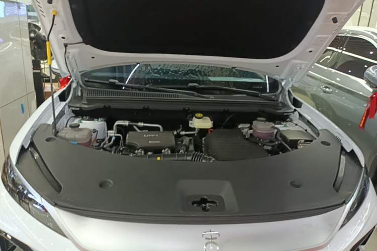 Used BYD Song Pro New Energy 2026 Model DM-i 133KM Progressive Version Engine Bay