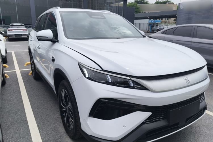 Used BYD Song Pro New Energy 2026 Model DM-i 133KM Superior Version Front Right 45 Deg