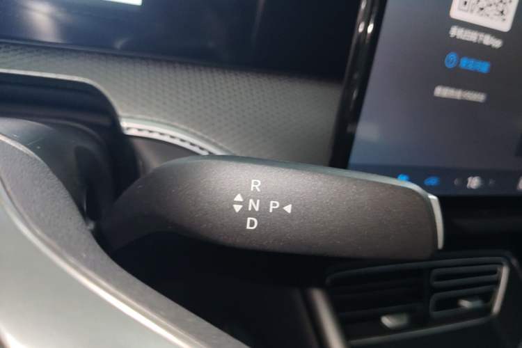 Used BYD Song Pro New Energy 2026 Model DM-i 220KM Beyond Version Gear Lever