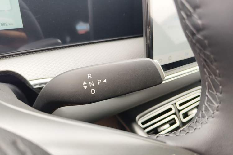Used BYD Song Pro New Energy 2026 Model DM-i 133KM Superior Version Gear Lever