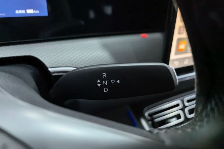 Used BYD Song Pro New Energy 2026 Model DM-i 133KM Superior Version Gear Lever