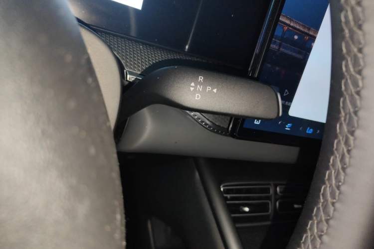 Used BYD Song Pro New Energy 2026 Model DM-i 220KM Beyond Version Gear Lever