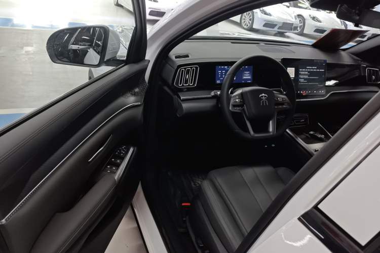 Used BYD Song Pro New Energy 2026 Model DM-i 133KM Superior Version Interior 3