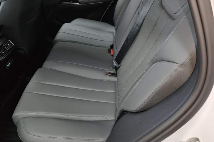 Used BYD Song Pro New Energy 2026 Model DM-i 133KM Superior Version Interior 4