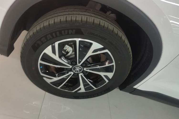 Used BYD Song Pro New Energy 2026 Model DM-i 133KM Progressive Version Left Front Wheel Hub