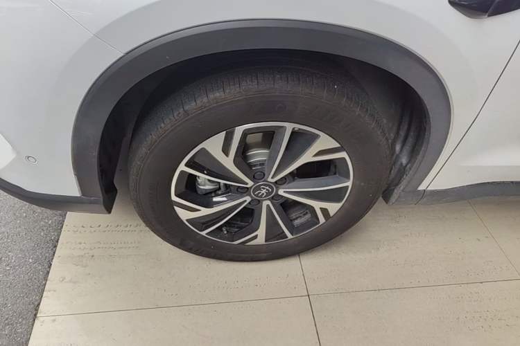 Used BYD Song Pro New Energy 2026 Model DM-i 133KM Superior Version Left Front Wheel Hub
