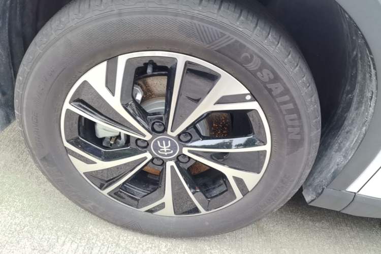 Used BYD Song Pro New Energy 2026 Model DM-i 133KM Progressive Version Left Front Wheel Hub