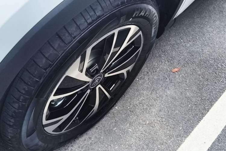 Used BYD Song Pro New Energy 2026 Model DM-i 133KM Progressive Version Left Front Wheel Hub