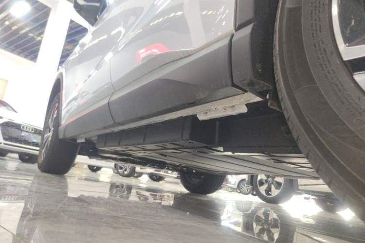 Used BYD Song Pro New Energy 2026 Model DM-i 133KM Progressive Version Left Side Sill