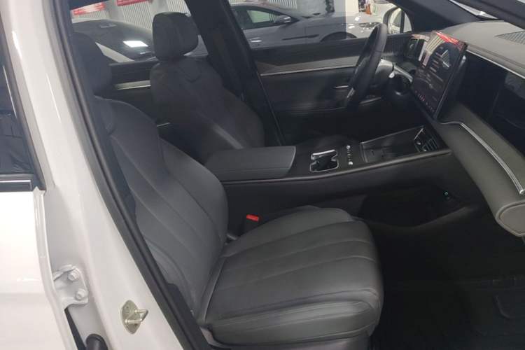 Used BYD Song Pro New Energy 2026 Model DM-i 220KM Beyond Version Right Front Seat