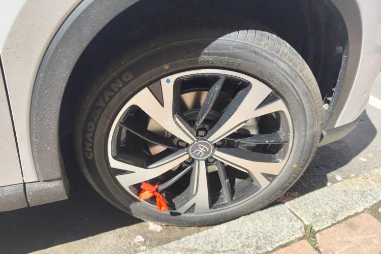 Used BYD Song Pro New Energy 2026 Model Flying Edition DM-i 301KM Excellence Edition Right Front Wheel Hub