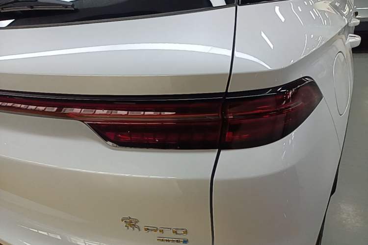 Used BYD Song Pro New Energy 2026 Model DM-i 133KM Superior Version Right Rear Taillight