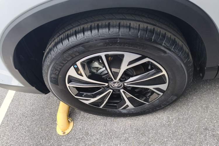 Used BYD Song Pro New Energy 2026 Model DM-i 133KM Superior Version Right Rear Wheel Hub