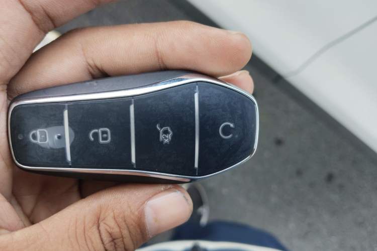 Used BYD Song Pro New Energy 2026 Model DM-i 133KM Progressive Version Vehicle Key