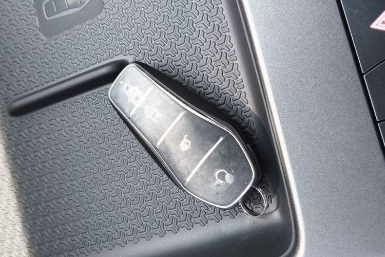 Used BYD Song Pro New Energy 2026 Model DM-i 133KM Progressive Version Vehicle Key