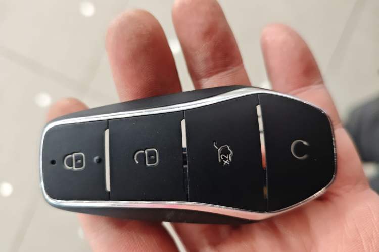 Used BYD Song Pro New Energy 2026 Model DM-i 133KM Progressive Version Vehicle Key