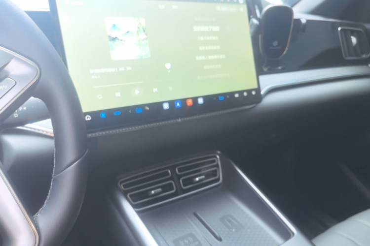 Used BYD Song Pro New Energy 2026 Model Flying Edition DM-i 220KM Superior Edition Audio And AC Panel