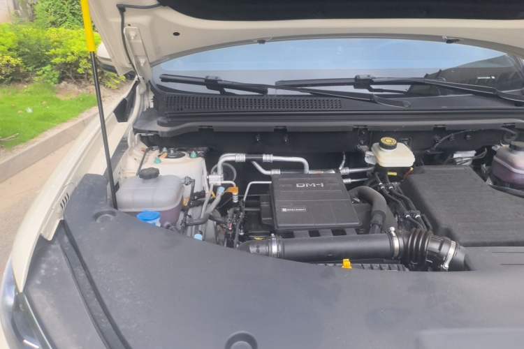 Used BYD Song Pro New Energy 2026 Model Flying Edition DM-i 220KM Superior Edition Engine Bay Right