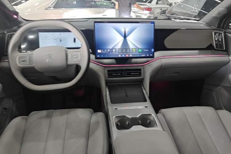 Used BYD Song Ultra EV 2026 Model 710KM Superior Edition Center Console