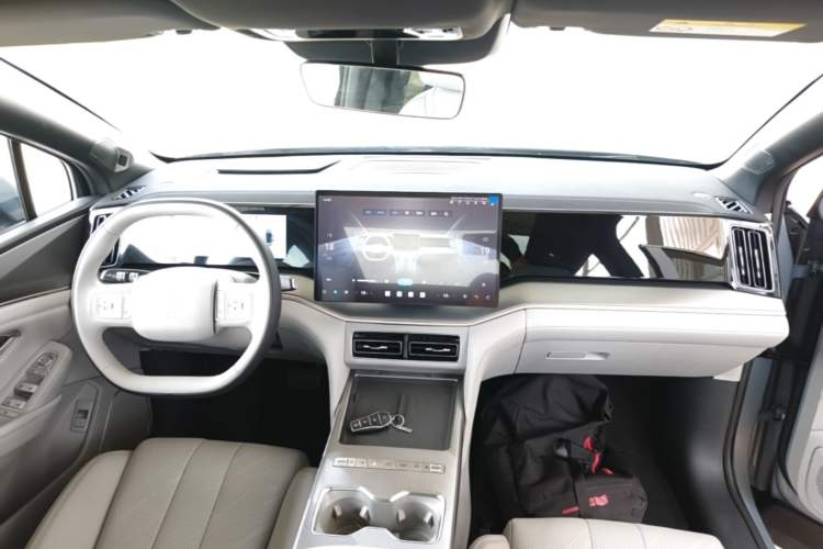 Used BYD Song Ultra EV 2026 Model 710KM Superior Edition Center Console