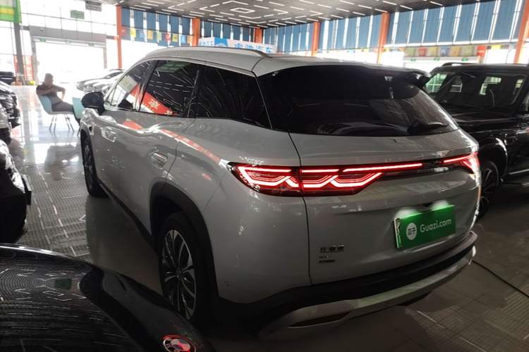 Used BYD Song Ultra EV 2026 Model 710KM Excellence Version Exterior 2