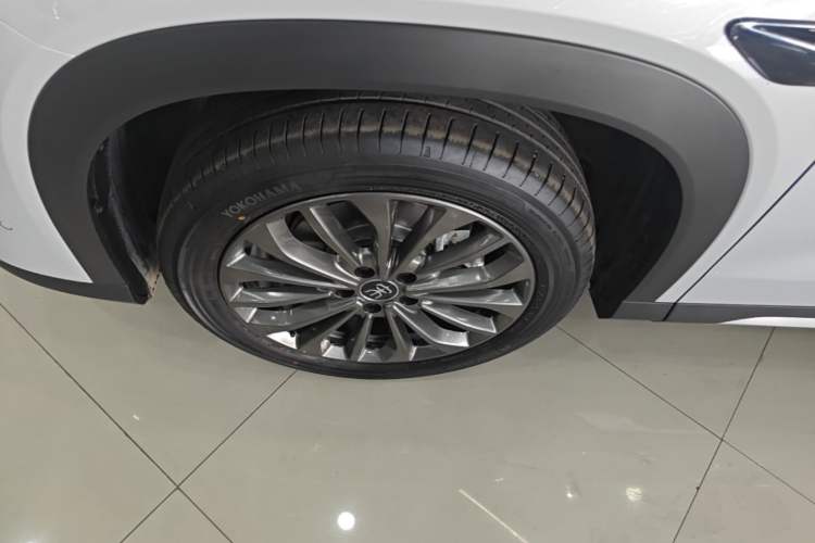 Used BYD Song Ultra EV 2026 Model 710KM Superior Edition Exterior 4
