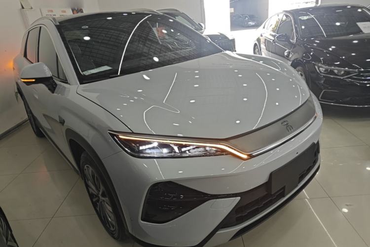Used BYD Song Ultra EV 2026 Model 710KM Superior Edition Front Right 45 Deg