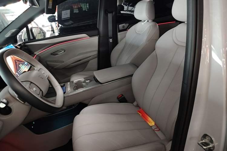 Used BYD Song Ultra EV 2026 Model 710KM Excellence Version Left Front Seat