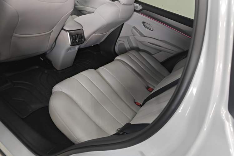 Used BYD Song Ultra EV 2026 Model 710KM Superior Edition Left Rear Seat