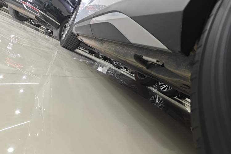 Used BYD Song Ultra EV 2026 Model 710KM Superior Edition Left Side Sill