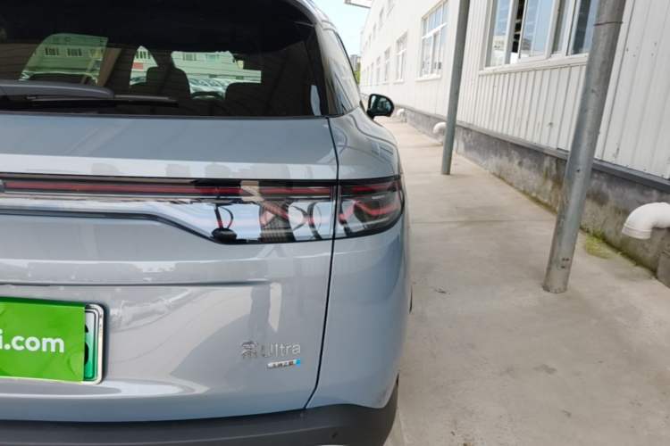 Used BYD Song Ultra EV 2026 Model 710KM Superior Edition Right Rear Taillight
