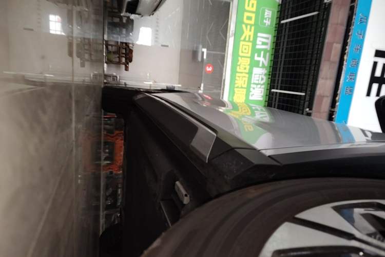 Used BYD Song Ultra EV 2026 Model 710KM Excellence Version Right Side Sill