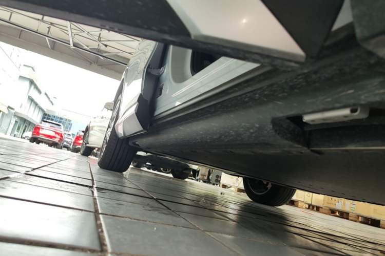 Used BYD Song Ultra EV 2026 Model 710KM Superior Edition Right Side Sill