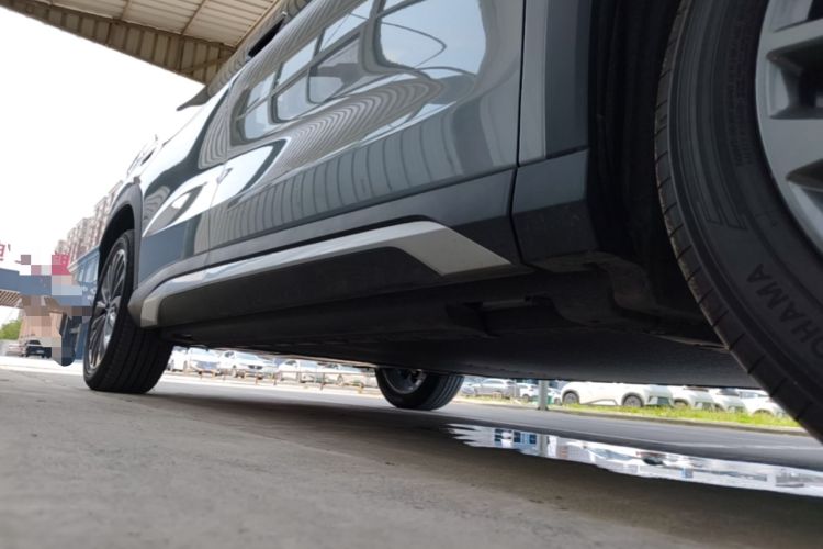 Used BYD Song Ultra EV 2026 Model 710KM Superior Edition Right Side Sill
