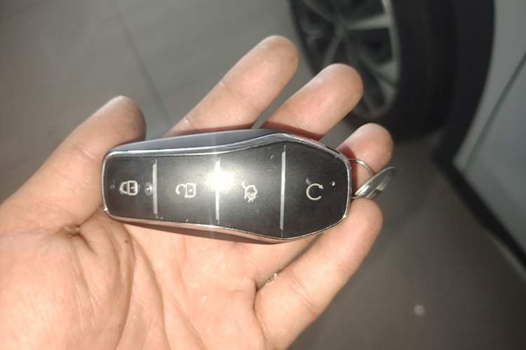 Used BYD Song Ultra EV 2026 Model 710KM Excellence Version Vehicle Key