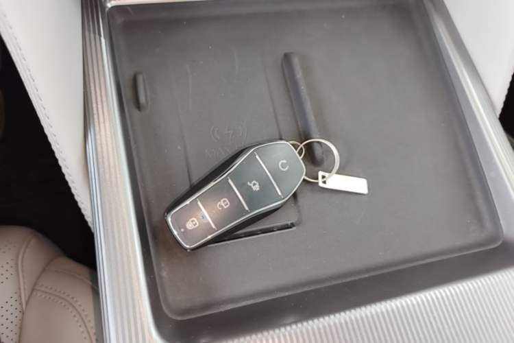Used BYD Song Ultra EV 2026 Model 710KM Superior Edition Vehicle Key