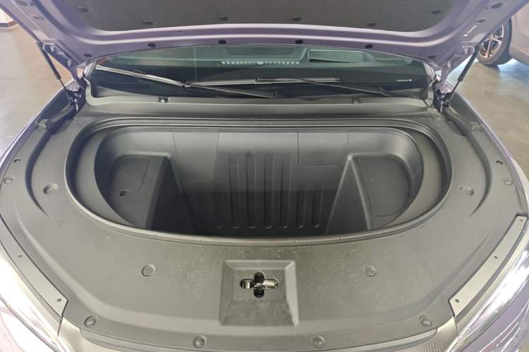 Used BYD Song Ultra EV 2026 Model 710KM Excellence Version Engine Bay