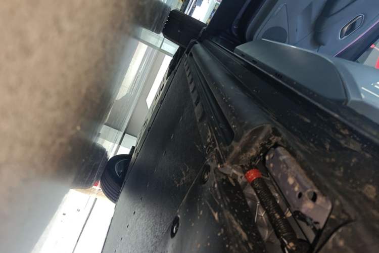 Used BYD Song Ultra EV 2026 Model 710KM Excellence Version Left Side Sill