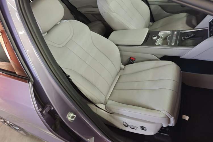 Used BYD Song Ultra EV 2026 Model 710KM Excellence Version Right Front Seat